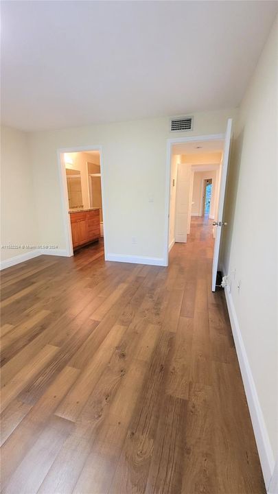 Active With Contract: $2,190 (2 beds, 2 baths, 1256 Square Feet)