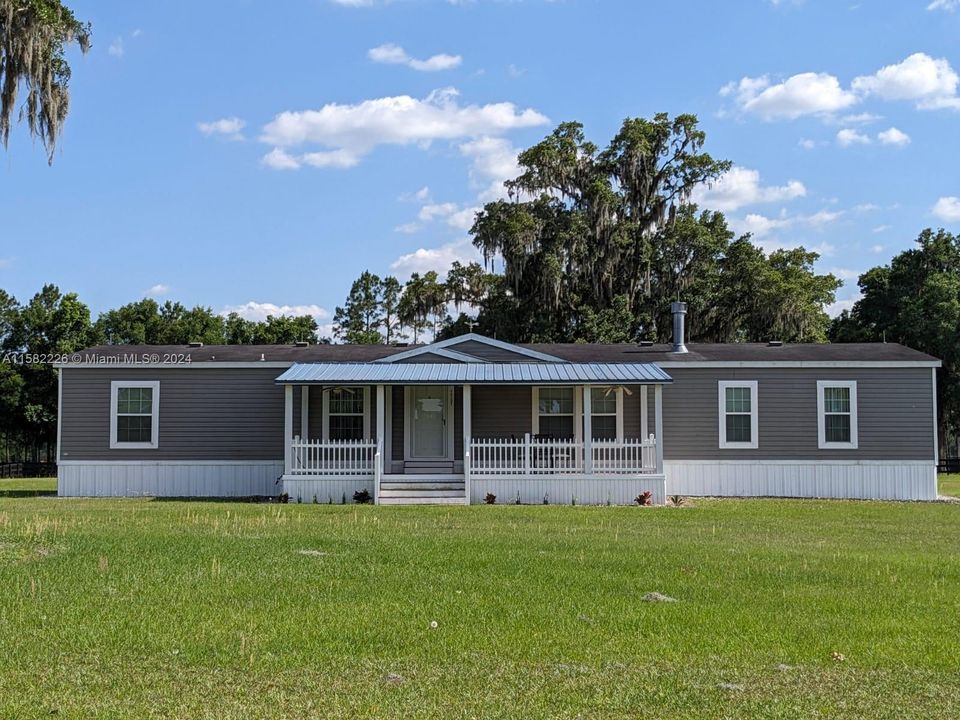 For Sale: $2,700,000 (4 beds, 2 baths, 2280 Square Feet)