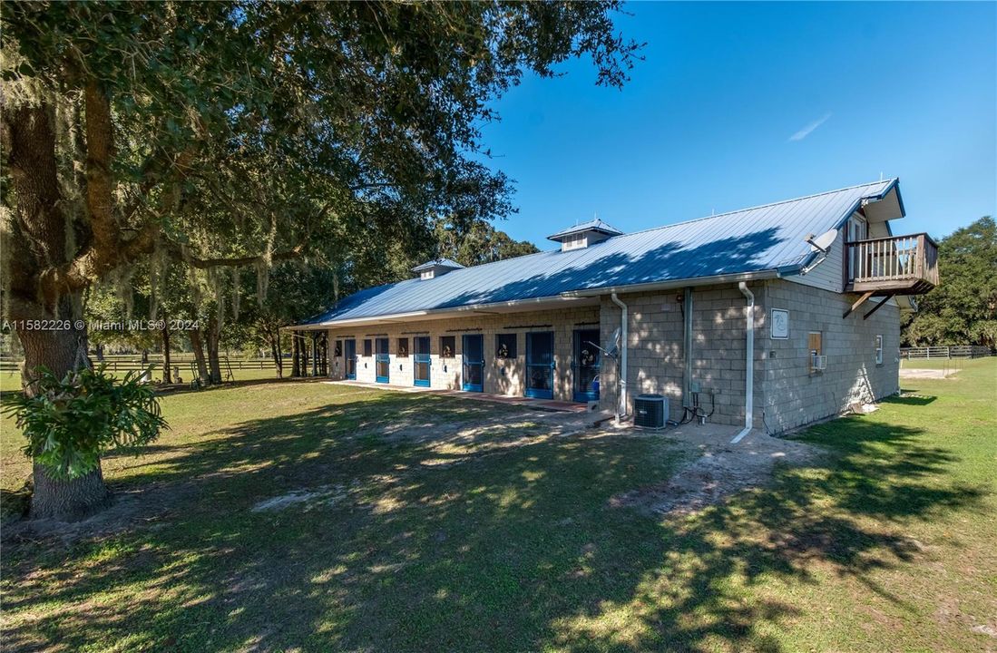 For Sale: $2,900,000 (4 beds, 2 baths, 2280 Square Feet)