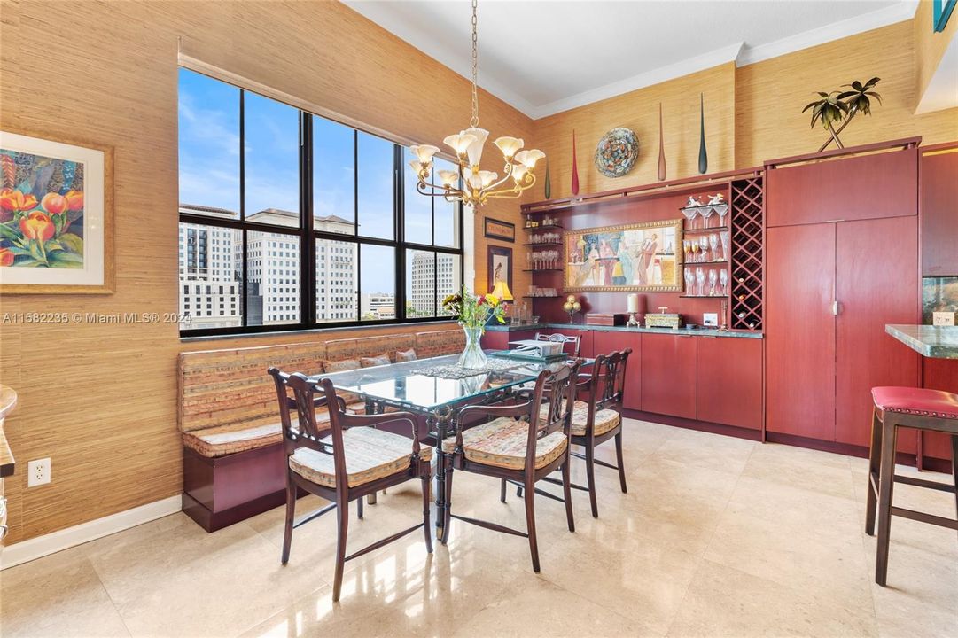 For Sale: $1,375,000 (2 beds, 2 baths, 1810 Square Feet)