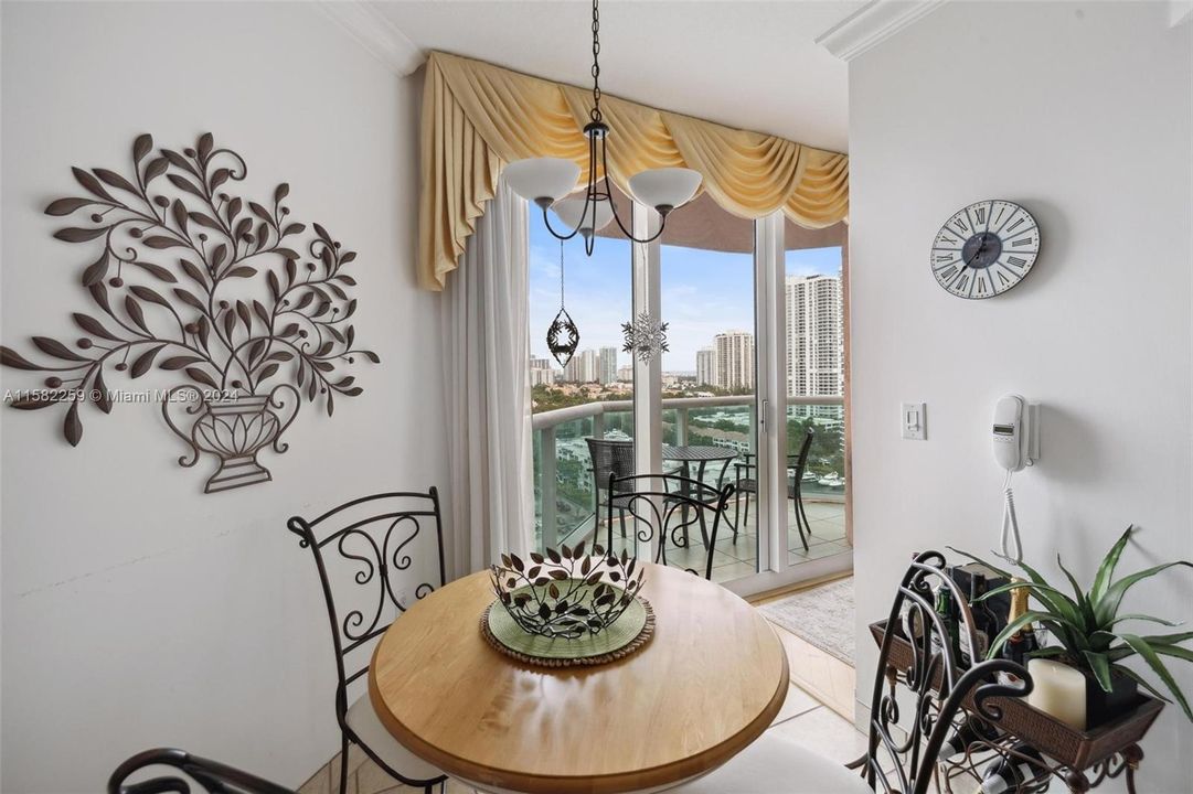 For Sale: $885,000 (2 beds, 2 baths, 1610 Square Feet)