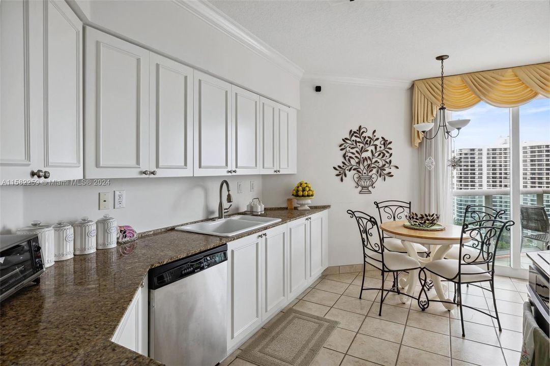 For Sale: $885,000 (2 beds, 2 baths, 1610 Square Feet)