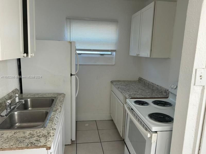 Active With Contract: $1,650 (2 beds, 1 baths, 3798 Square Feet)