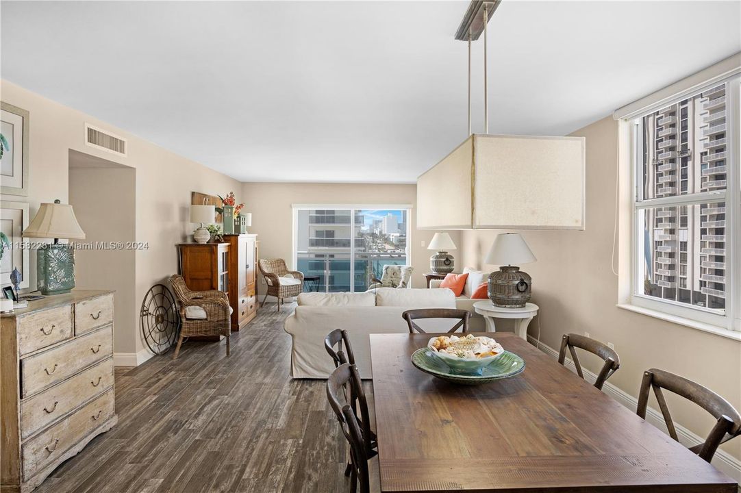For Sale: $569,000 (2 beds, 2 baths, 1460 Square Feet)