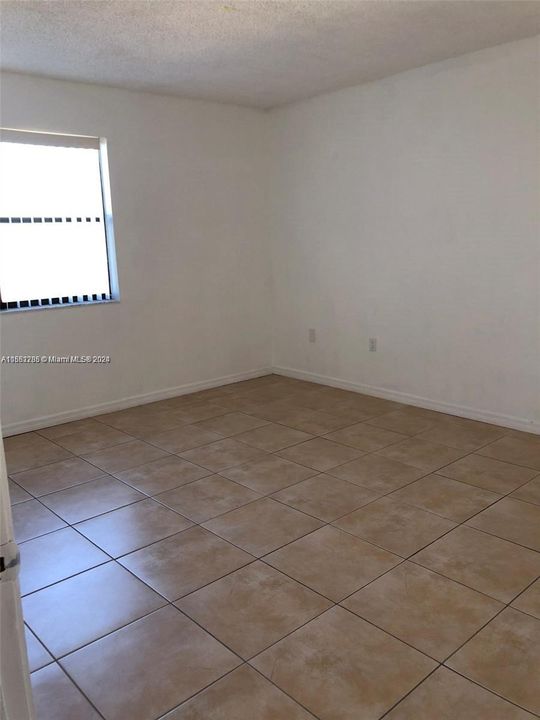 For Rent: $2,250 (2 beds, 2 baths, 1014 Square Feet)