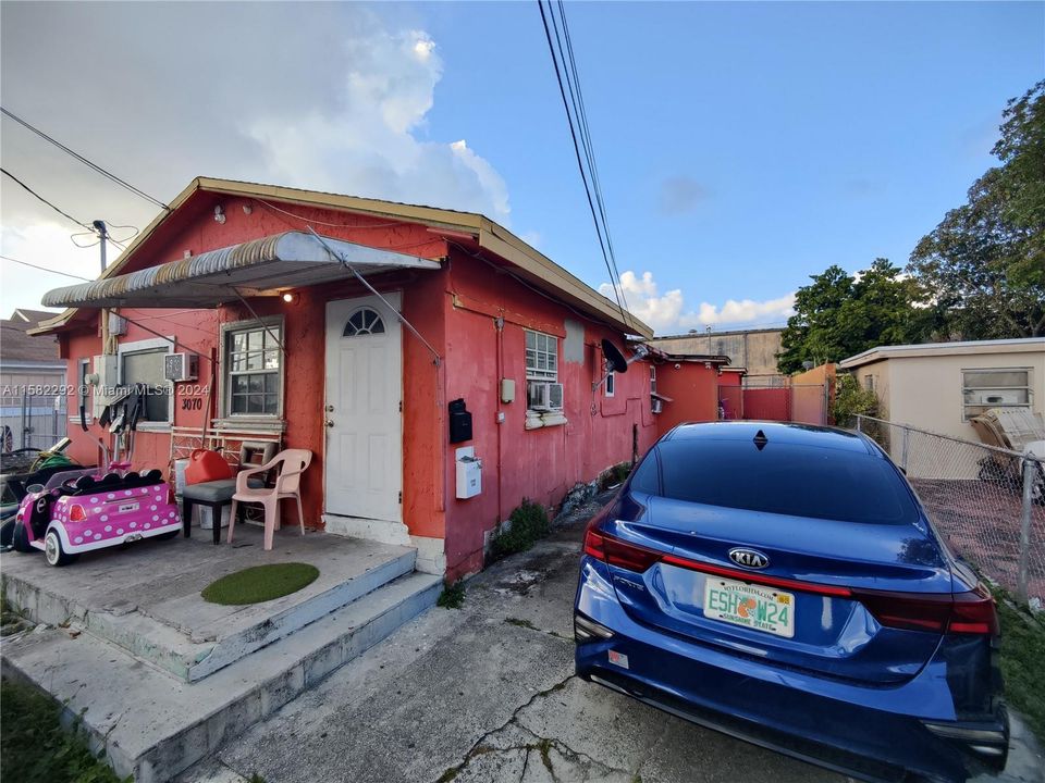 For Sale: $429,000 (3 beds, 1 baths, 1399 Square Feet)