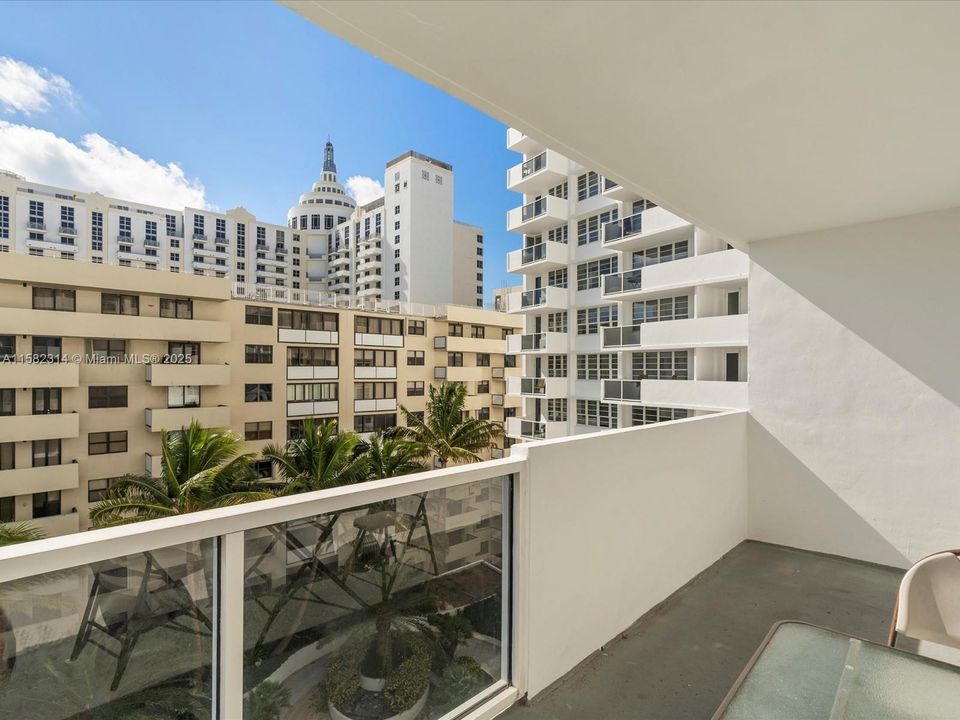 For Sale: $467,500 (1 beds, 1 baths, 550 Square Feet)