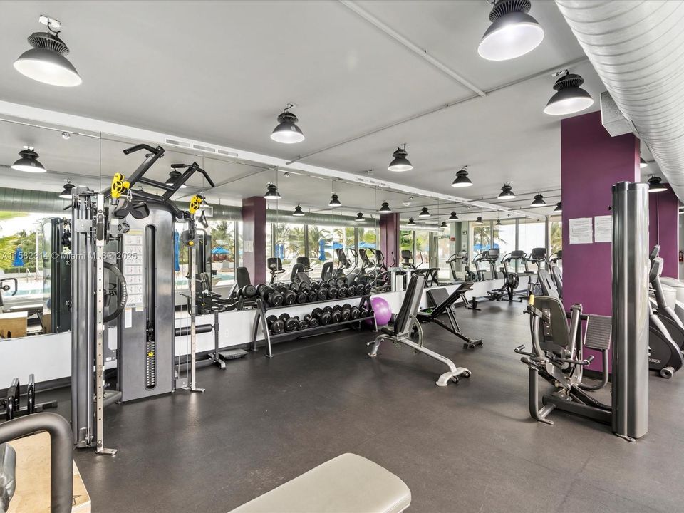 For Sale: $467,500 (1 beds, 1 baths, 550 Square Feet)