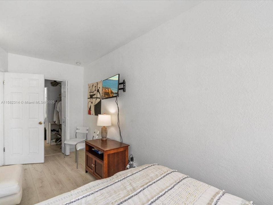 For Sale: $467,500 (1 beds, 1 baths, 550 Square Feet)