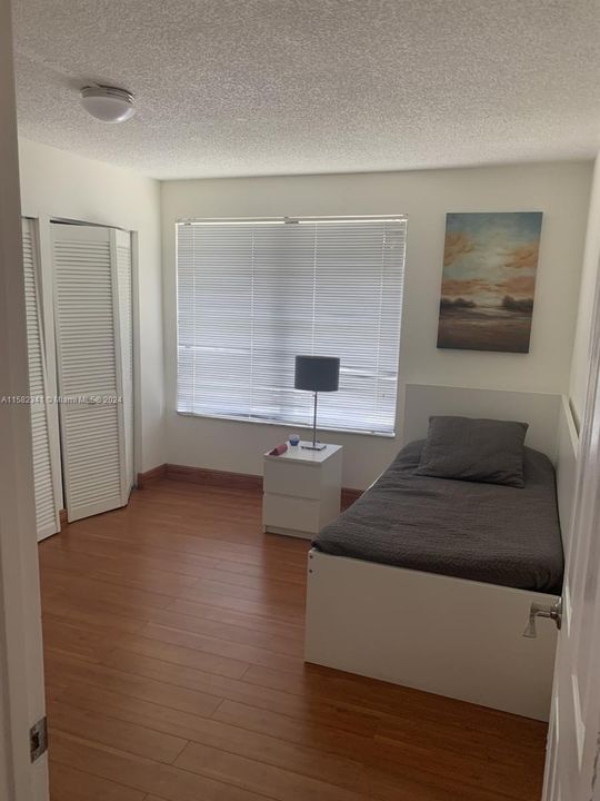 For Rent: $3,000 (3 beds, 2 baths, 1360 Square Feet)