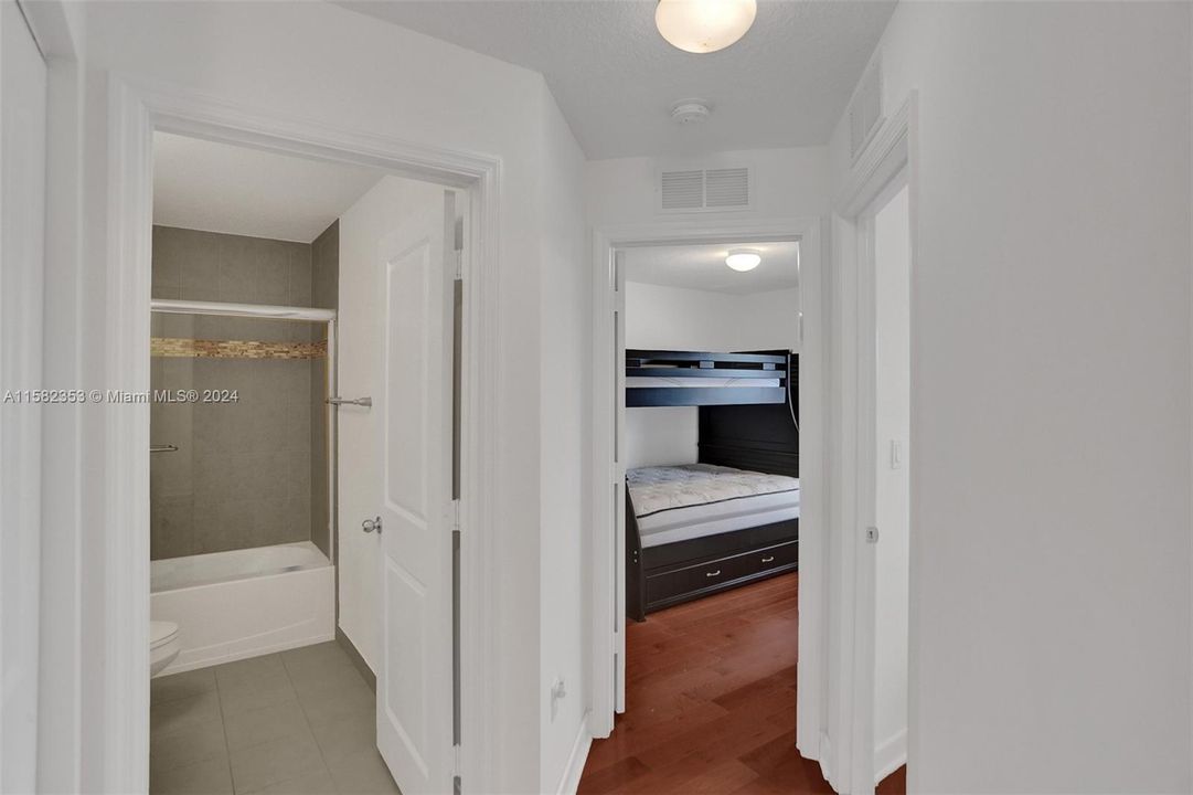 В аренду: $4,500 (3 спален, 2 ванн, 1671 Квадратных фут)