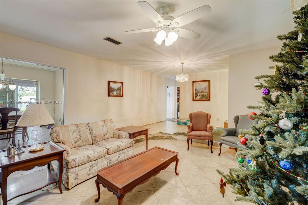 Active With Contract: $1,150,000 (4 beds, 2 baths, 2422 Square Feet)