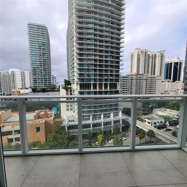 Active With Contract: $3,850 (1 beds, 1 baths, 1080 Square Feet)
