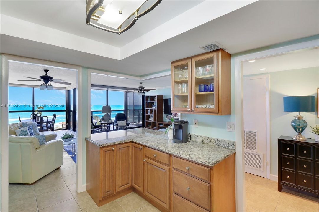 For Sale: $700,000 (2 beds, 2 baths, 1452 Square Feet)