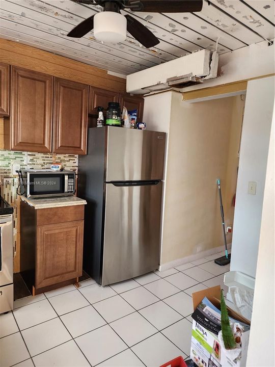 For Sale: $90,000 (1 beds, 1 baths, 755 Square Feet)