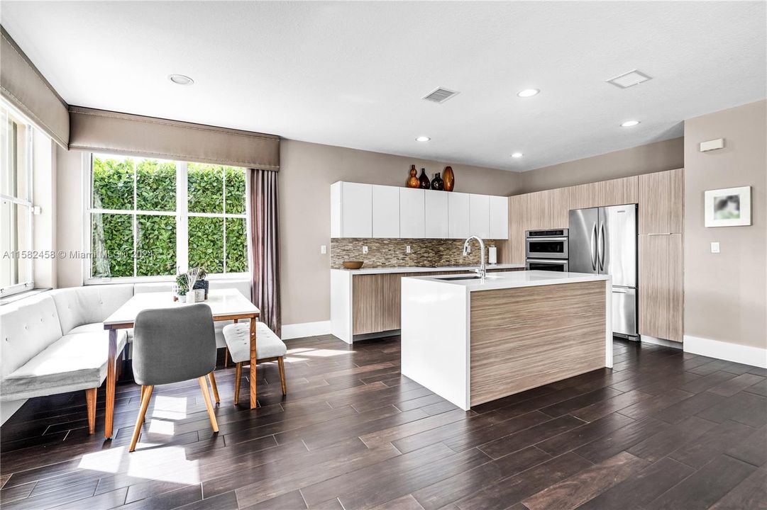 Active With Contract: $850,000 (4 beds, 3 baths, 2902 Square Feet)