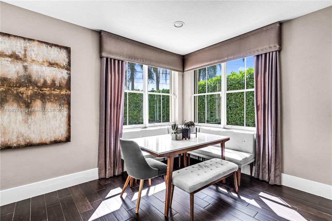 Active With Contract: $850,000 (4 beds, 3 baths, 2902 Square Feet)