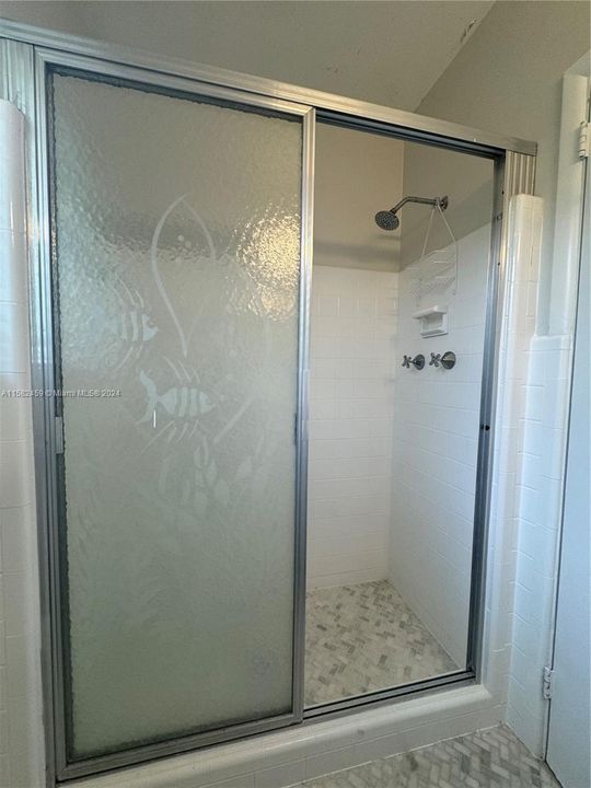 Mstr Bath w/ Full Shower