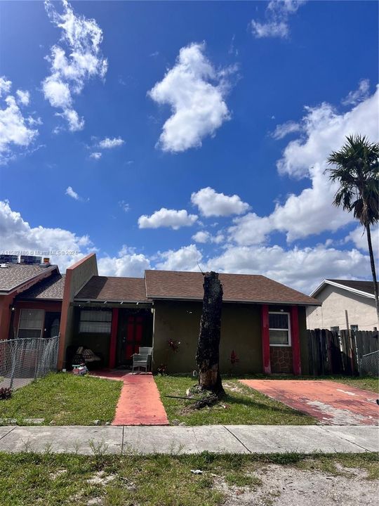 For Sale: $369,000 (3 beds, 1 baths, 1120 Square Feet)