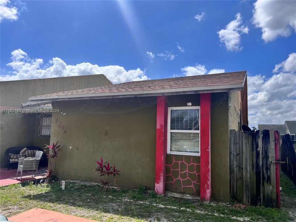 For Sale: $369,000 (3 beds, 1 baths, 1120 Square Feet)