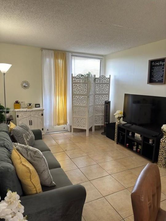 2701 Riverside Dr # 517 B Coral Springs FL 33065