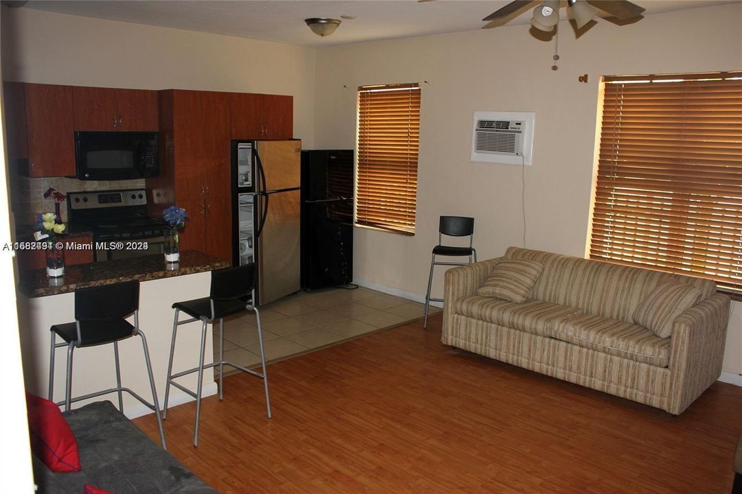 For Sale: $190,000 (0 beds, 1 baths, 390 Square Feet)