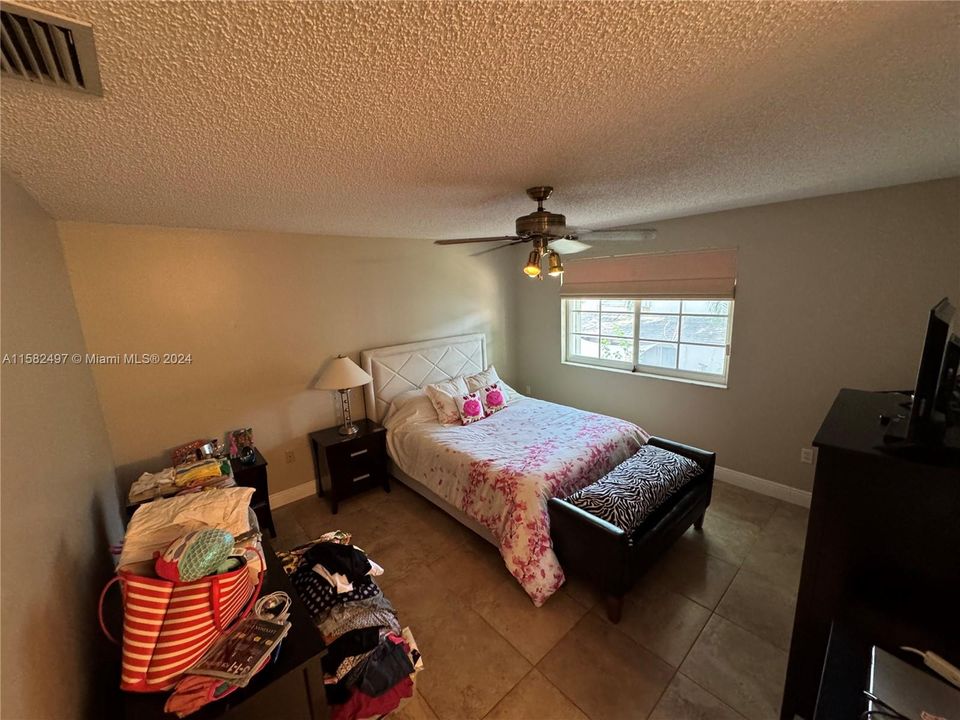 For Sale: $480,000 (2 beds, 2 baths, 1192 Square Feet)