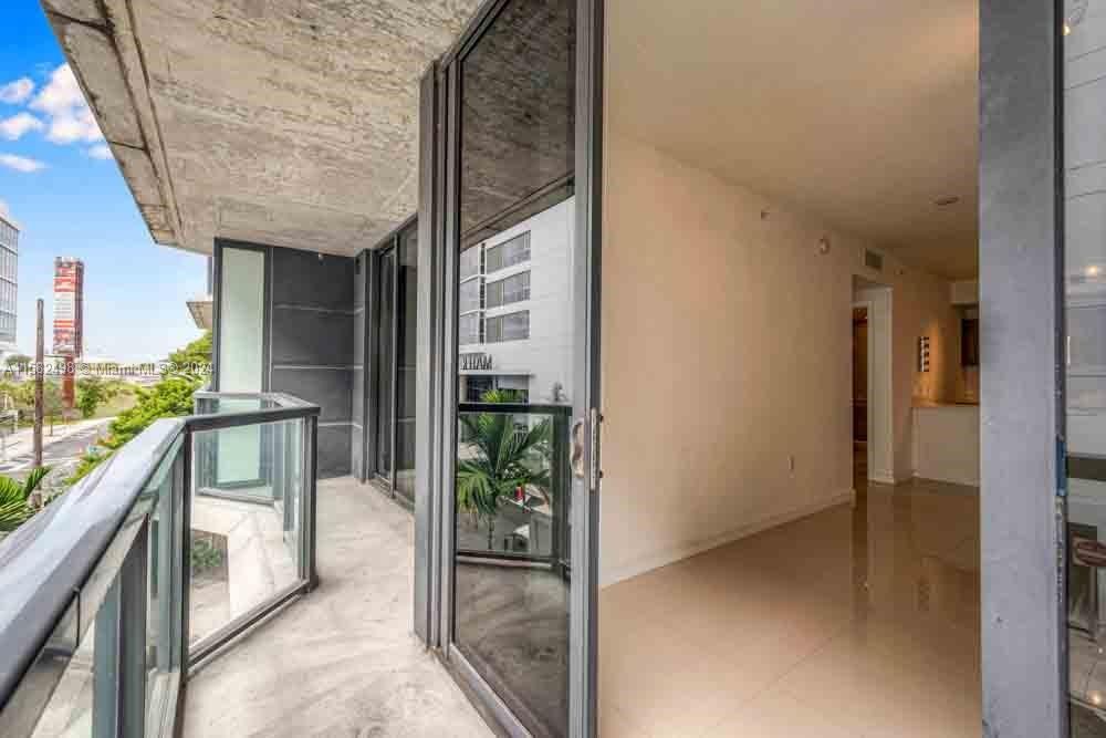 En Venta: $570,000 (2 camas, 2 baños, 980 Pies cuadrados)