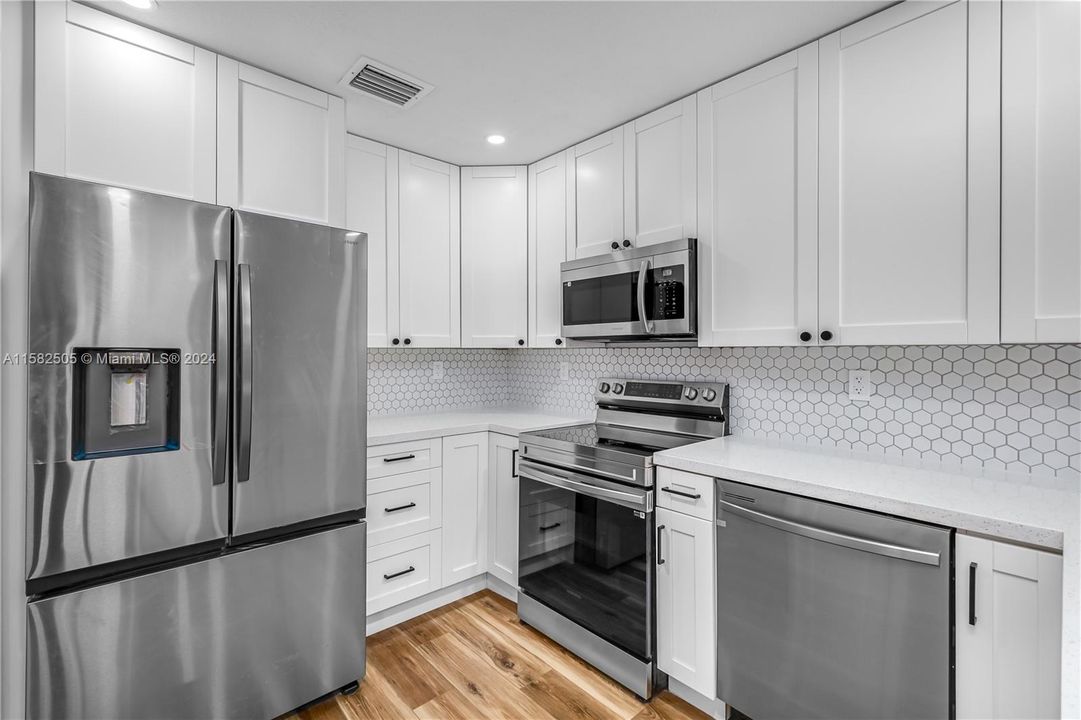 Recently Rented: $3,000 (3 beds, 3 baths, 1270 Square Feet)