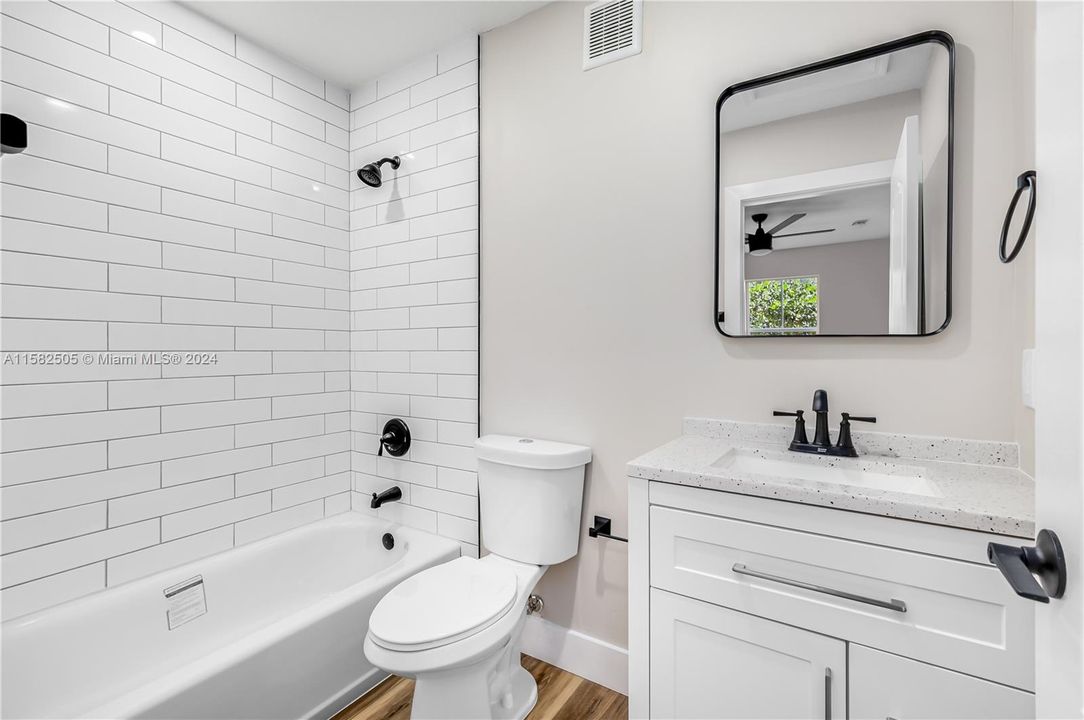 Recently Rented: $3,000 (3 beds, 3 baths, 1270 Square Feet)