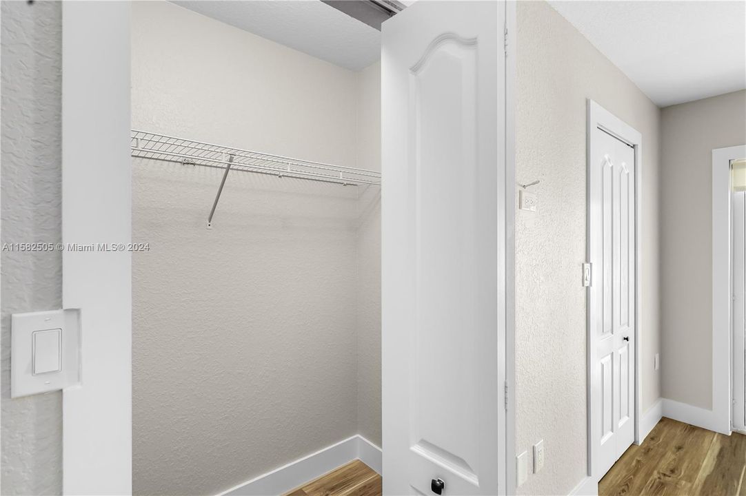 Recently Rented: $3,000 (3 beds, 3 baths, 1270 Square Feet)