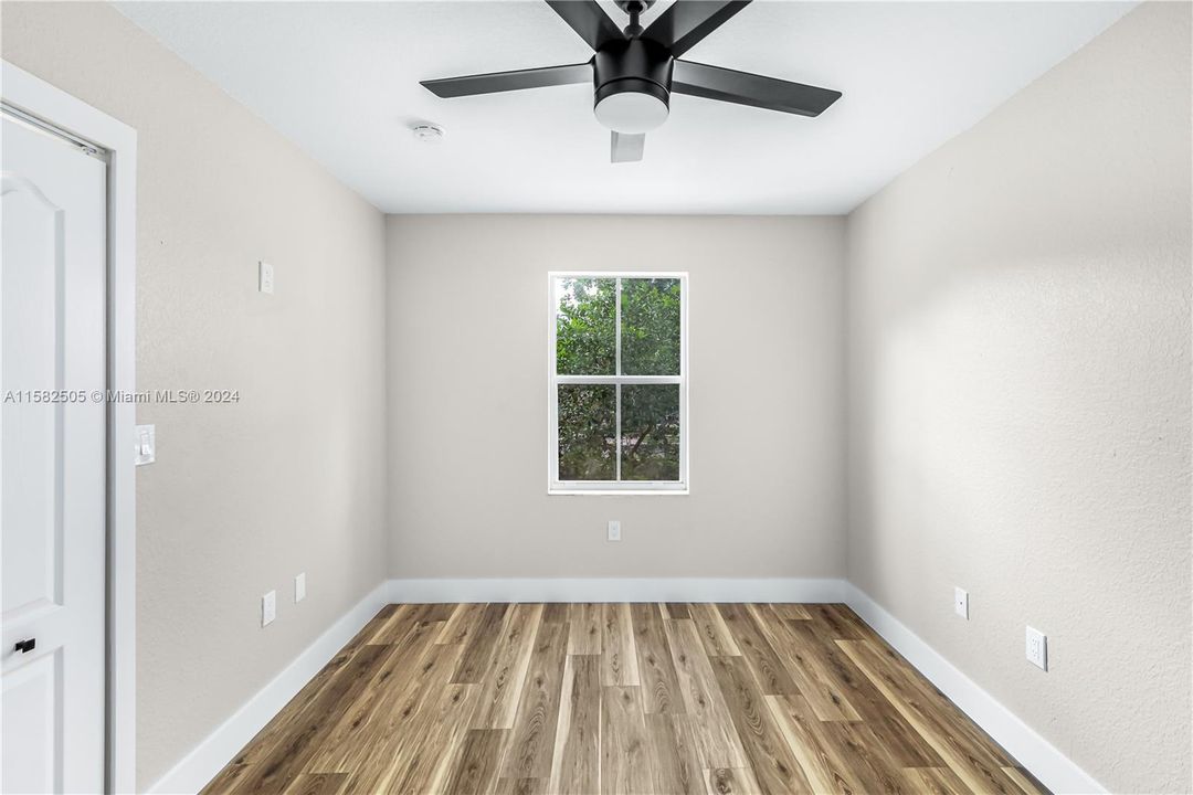 Recently Rented: $3,000 (3 beds, 3 baths, 1270 Square Feet)