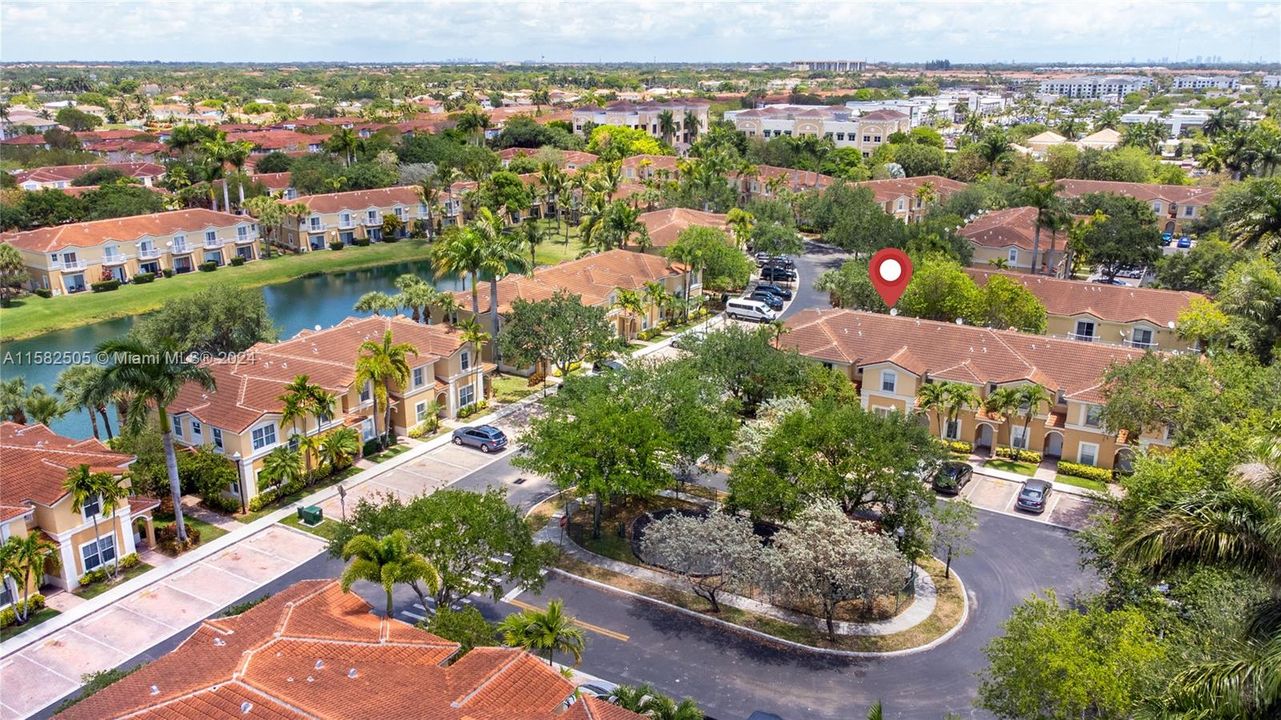 Recently Rented: $3,000 (3 beds, 3 baths, 1270 Square Feet)