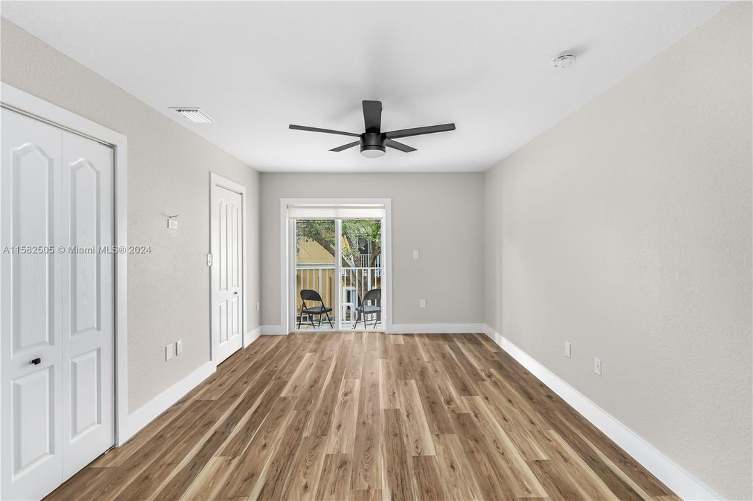 Recently Rented: $3,000 (3 beds, 3 baths, 1270 Square Feet)