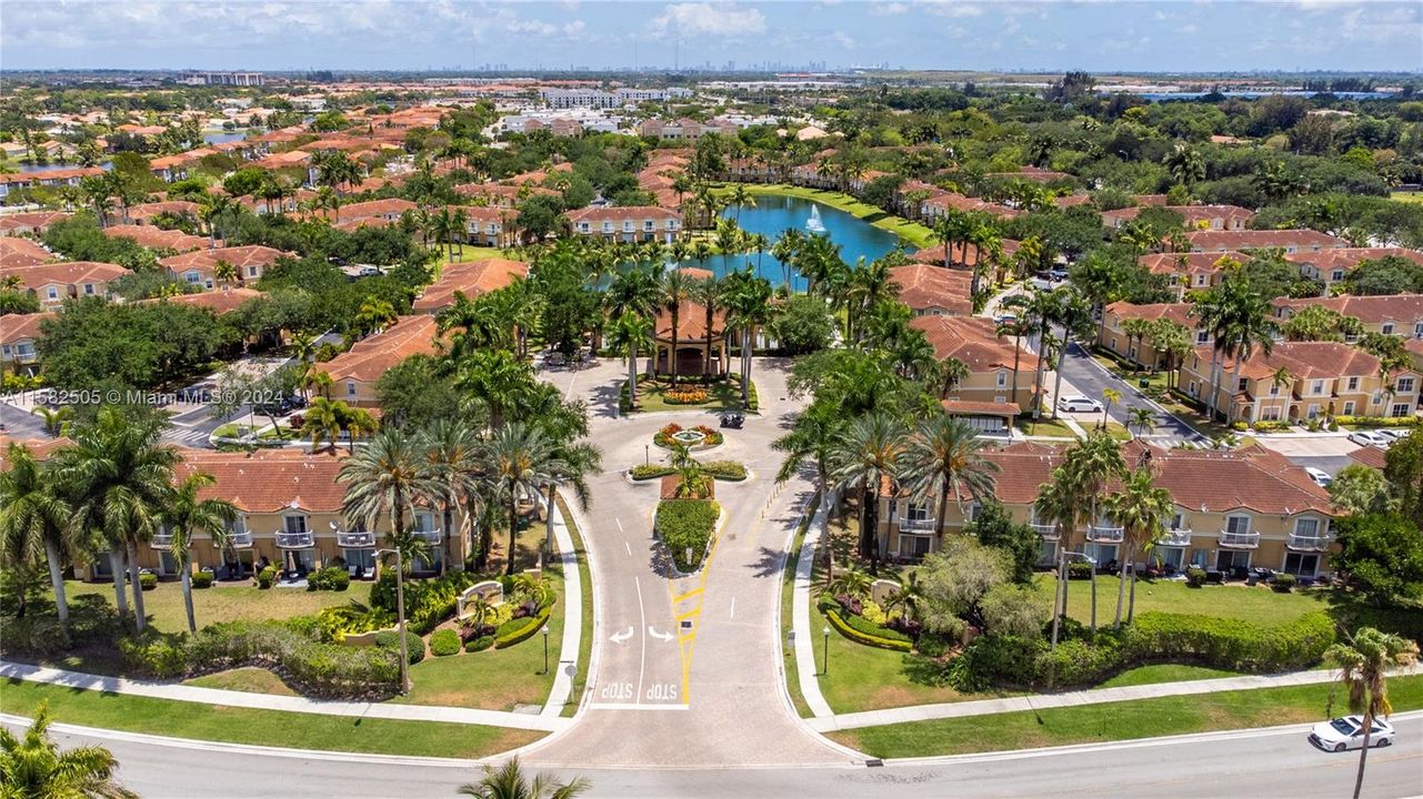 Recently Rented: $3,000 (3 beds, 3 baths, 1270 Square Feet)