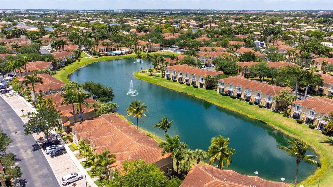 Recently Rented: $3,000 (3 beds, 3 baths, 1270 Square Feet)