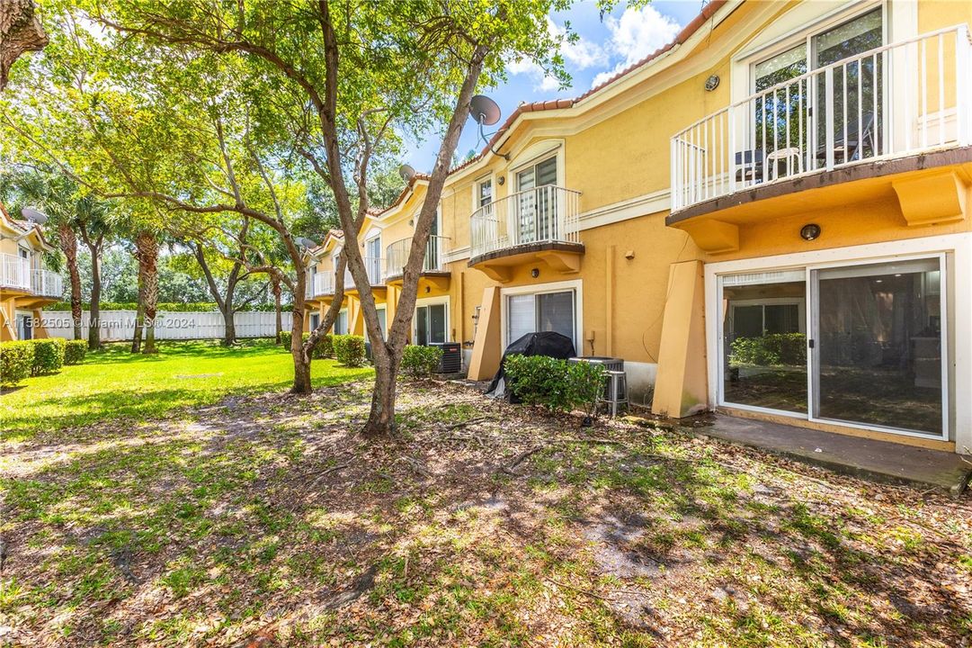 Recently Rented: $3,000 (3 beds, 3 baths, 1270 Square Feet)