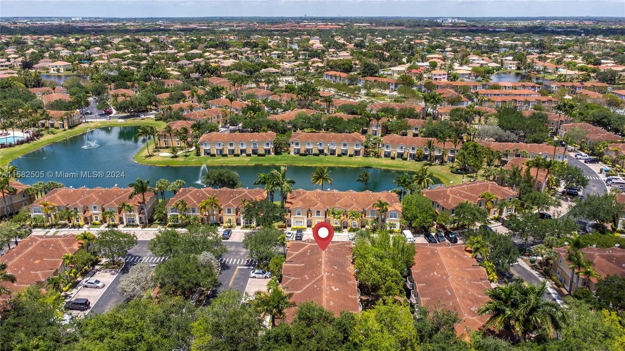 Recently Rented: $3,000 (3 beds, 3 baths, 1270 Square Feet)