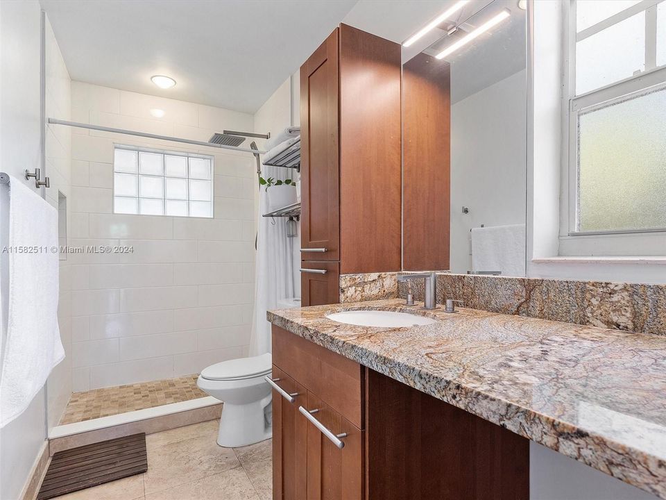 Недавно арендовано: $3,750 (3 спален, 2 ванн, 1040 Квадратных фут)