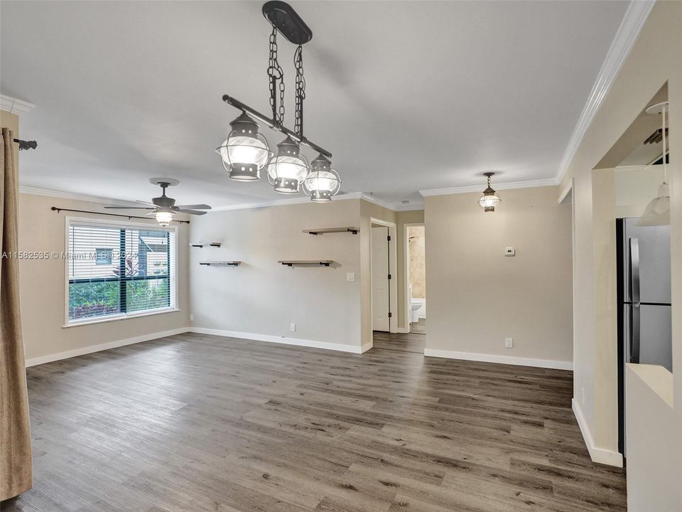 Active With Contract: $2,500 (3 beds, 2 baths, 1115 Square Feet)