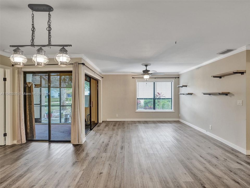 Active With Contract: $2,500 (3 beds, 2 baths, 1115 Square Feet)