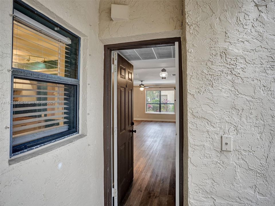 Active With Contract: $2,500 (3 beds, 2 baths, 1115 Square Feet)