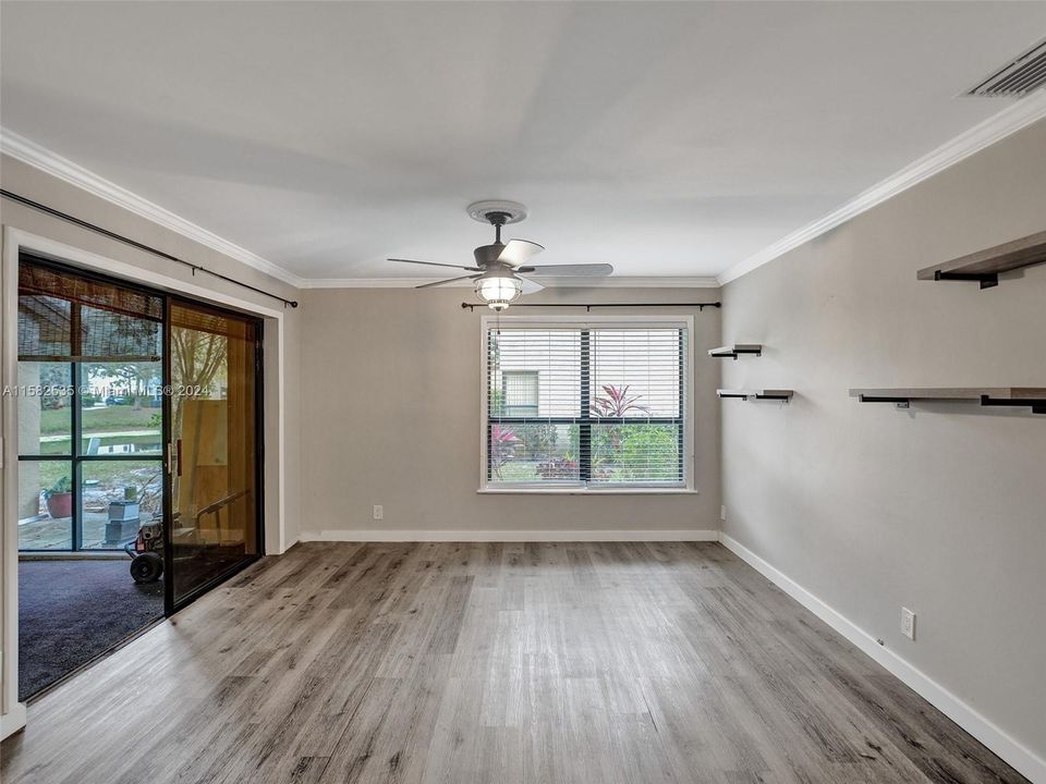 Active With Contract: $2,500 (3 beds, 2 baths, 1115 Square Feet)