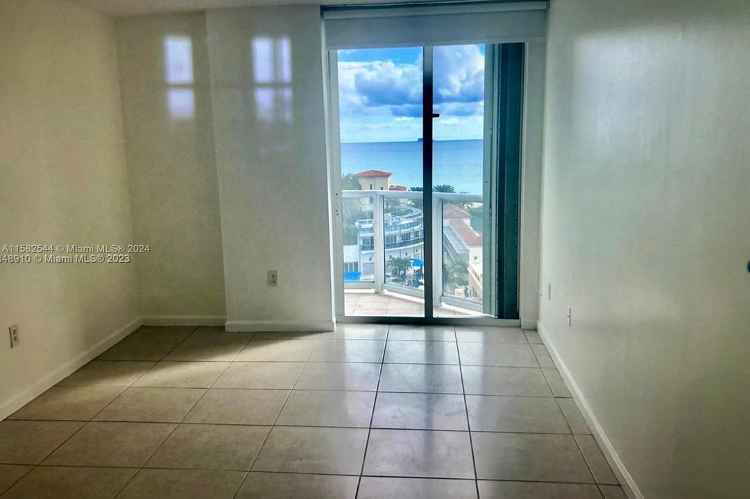 For Rent: $3,600 (2 beds, 2 baths, 970 Square Feet)