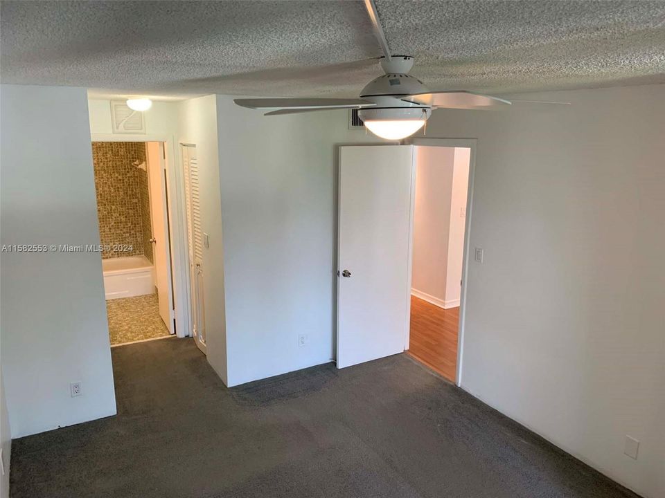 For Sale: $210,000 (1 beds, 1 baths, 780 Square Feet)