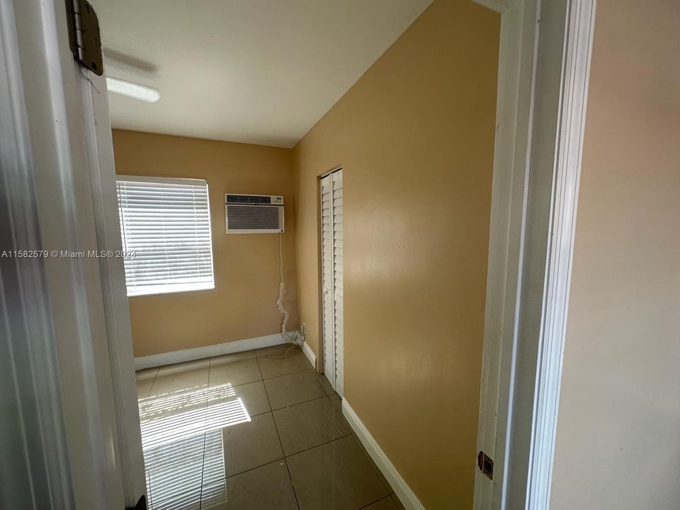 For Rent: $1,500 (1 beds, 1 baths, 450 Square Feet)