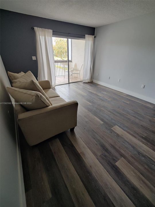 For Rent: $2,100 (2 beds, 2 baths, 1057 Square Feet)