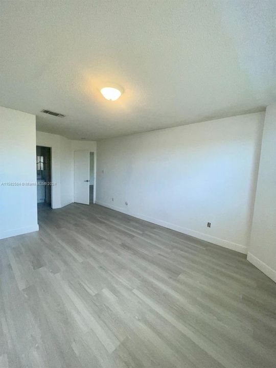 For Rent: $2,650 (3 beds, 2 baths, 1305 Square Feet)