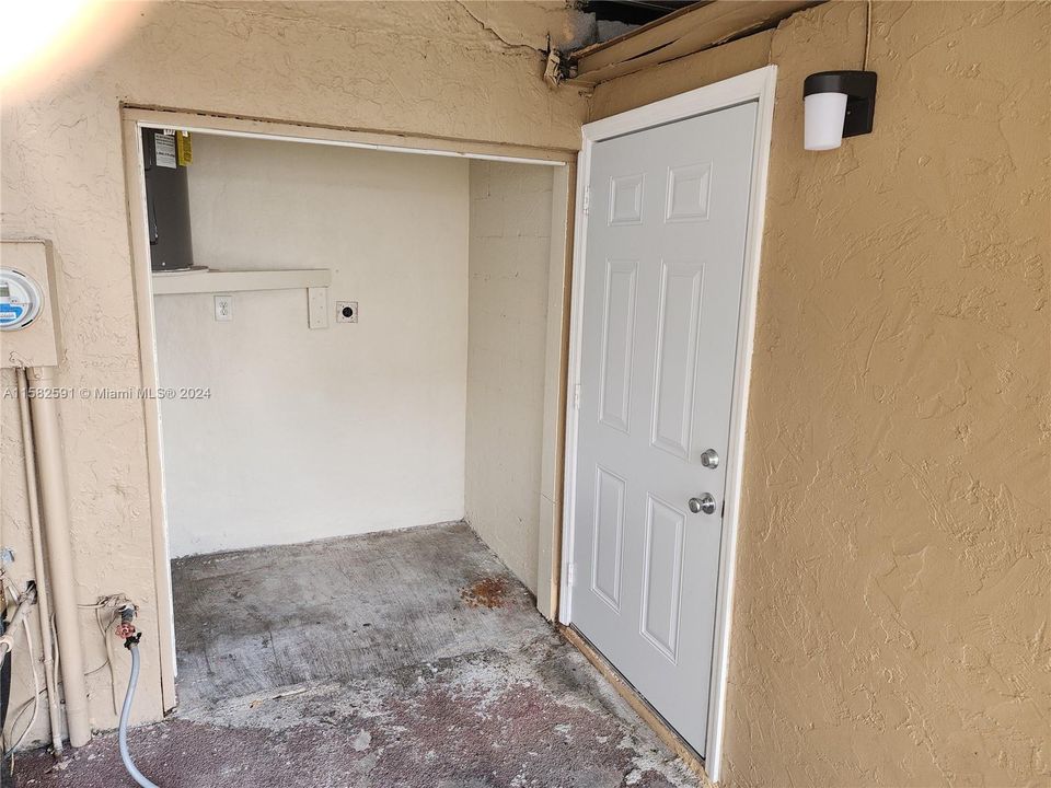 For Sale: $390,000 (2 beds, 1 baths, 1110 Square Feet)