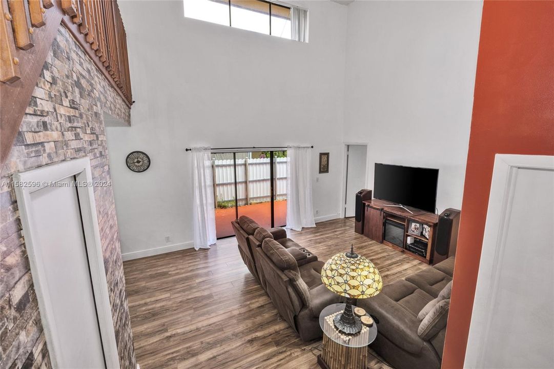 Active With Contract: $449,000 (3 beds, 2 baths, 1392 Square Feet)